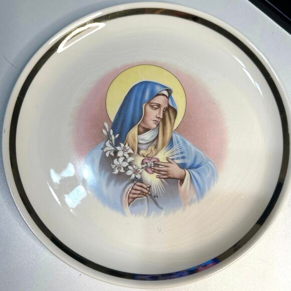 Mother Mary Sacred Heart Decorative Plate Warranted 22k Gold trim. - Picture 2 of 6